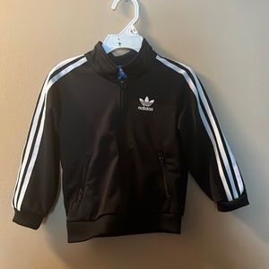 Toddlers adidas track suit size 12/18 months